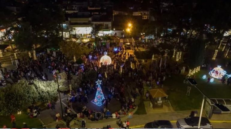 Η χριστουγεννιάτικη γιορτή της Νέας Μάκρης από ψηλά