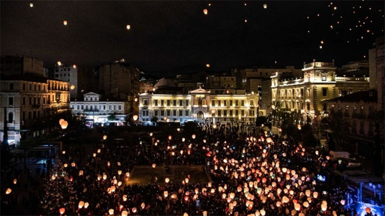 Η μαγική «Νύχτα των Ευχών» στην πλατεία Κοτζιά την παραμονή Χριστουγέννων