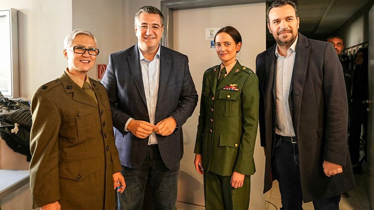 «Dirty Angels»: Στα γυρίσματα της χολιγουντιανής ταινίας στο Πανόραμα ο Απόστολος Τζιτζικώστας