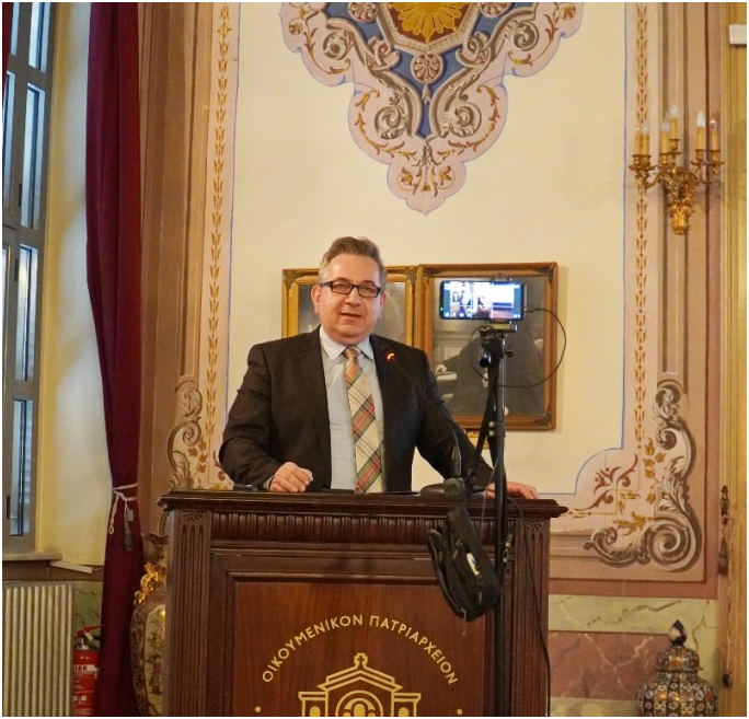 Ο Αν. Καθηγητής Μαιευτικής – Γυναικολογίας του ΕΚΠΑ και Πρόεδρος της ΕΑΙΥΑ, Νικόλαος Βραχνής