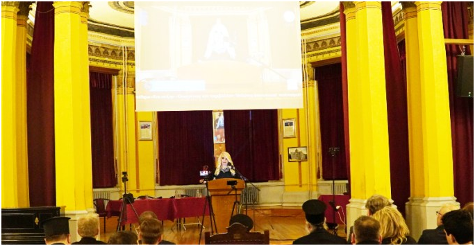 Η Επικοινωνιολόγος Βίκυ Μπαφατάκη