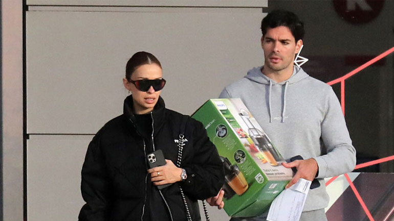 Ελένη Φουρέιρα-Αλμπέρτο Μποτία: Για shopping στη Γλυφάδα Ελένη Φουρέιρα-Αλμπέρτο Μποτία: Για shopping στη Γλυφάδα