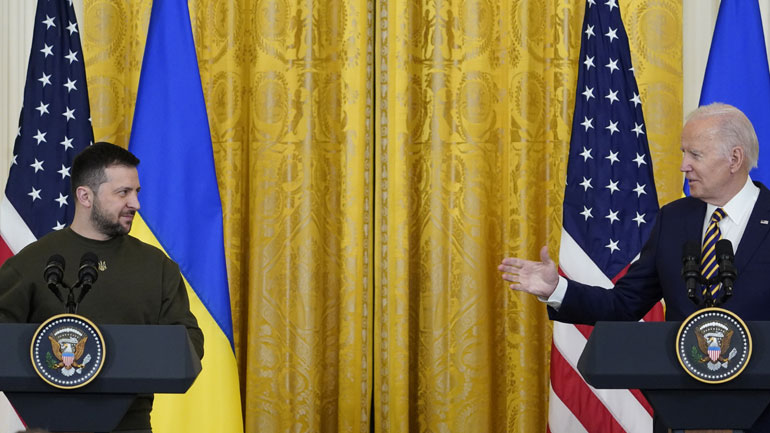 Ο Μπάιντεν διαβεβαίωσε τον Ζελένσκι για περαιτέρω στρατιωτική βοήθεια στο Κίεβο
