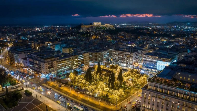 Μαγικές αεροφωτογραφίες απο την στολισμένη Πλατεία Συντάγματος