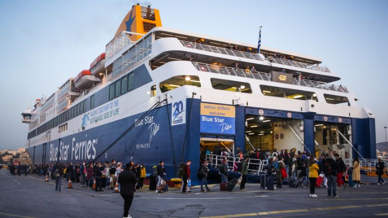 Χωρίς ιδιαίτερα προβλήματα η έξοδος των εκδρομέων από τα λιμάνια της Αττικής
