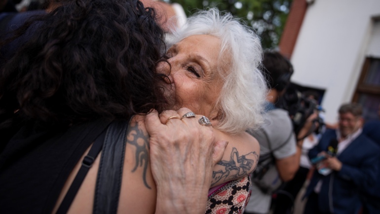 Αργεντινή: Βρέθηκε το 131ο παιδί που είχε «κλαπεί» επί δικτατορίας – Αναζητούνται ακόμη 300