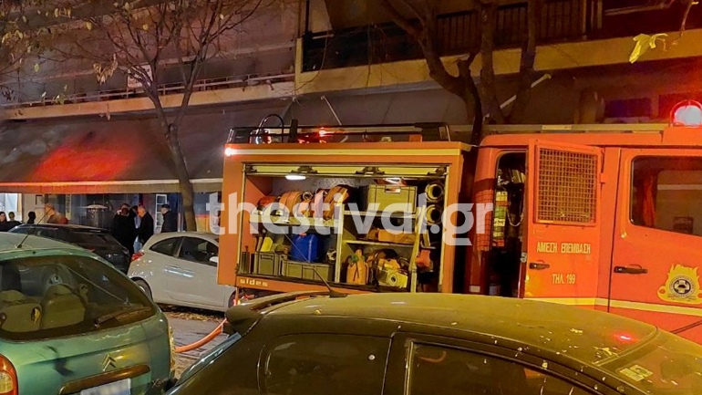 Θεσσαλονίκη: Φωτιά σε μεζεδοπωλείο στην Τούμπα – Στο νοσοκομείο ένας εργαζόμενος