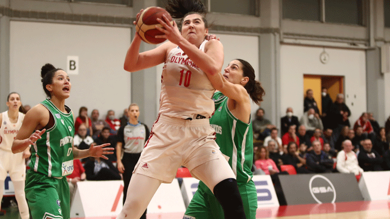 «Διπλό» και πρόκριση στο φάιναλ φορ Κυπέλλου για τον Παναθηναϊκό, 66-60 τον Ολυμπιακό στο ΣΕΦ