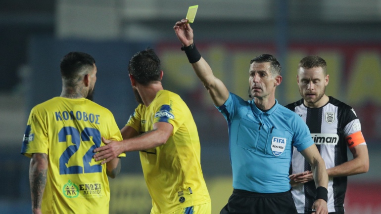 Απίστευτο σκηνικό στο Αγρίνιο: Τα έβαλε με το… ball bοy o Σιδηρόπουλος!