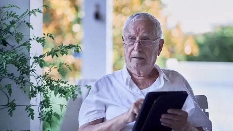 Νίκος Ξανθόπουλος: Διασωληνωμένος στην εντατική παραμένει ο ηθοποιός