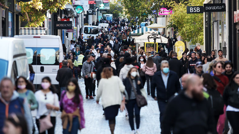 Ανοικτά σήμερα, παραμονή Χριστουγέννων, τα καταστήματα