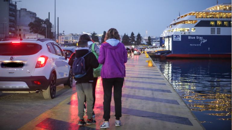 Χωρίς ιδιαίτερα προβλήματα η επιβατική κίνηση στα λιμάνια της Αττικής