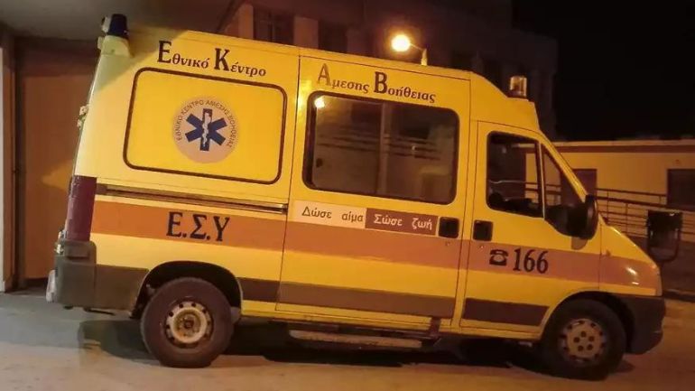 Αίγιο: Νεκρός μοτοσικλετιστής που “καρφώθηκε” σε όχημα