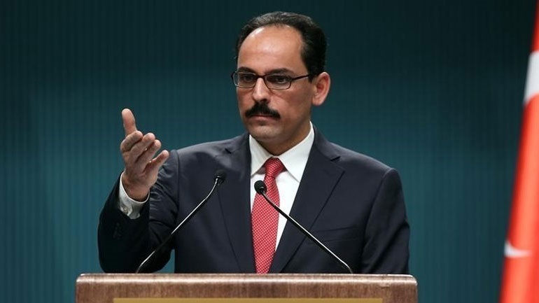 Ιμπραήμ Καλίν: Καταδικάζει τα επεισόδια στο Παρίσι και «δείχνει» το PKK