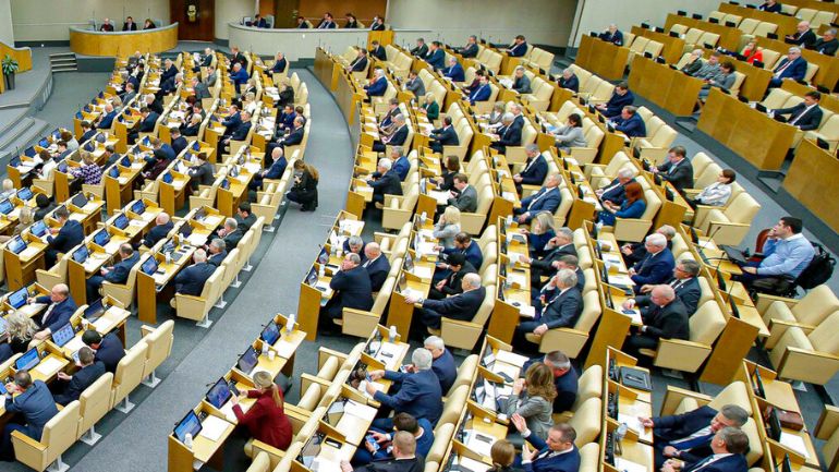 Ρωσία: Η Δούμα ετοιμάζει υψηλότερη φορολόγηση των Ρώσων που έφυγαν από τη χώρα