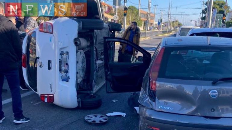 Πικέρμι: Ατύχημα στην Λ. Μαραθώνος με ανατροπή αυτοκινήτου