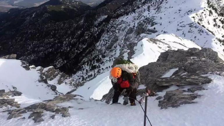 Όλυμπος: Συνεχίζονται οι προσπάθειες για τον εντοπισμό του ορειβάτη – Σηκώθηκε Super Puma