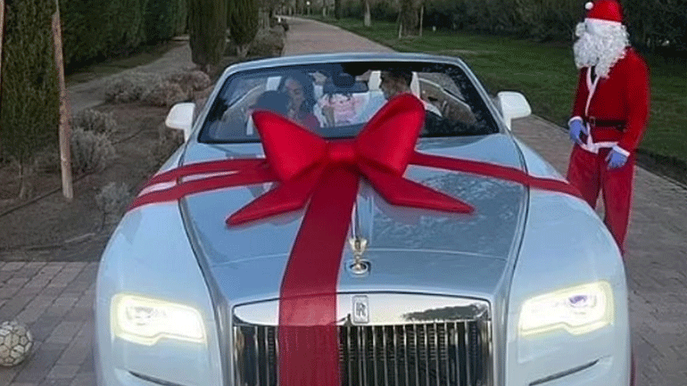 Η Χεορχίνα έκανε δώρο στον Κριστιάνο Ρονάλντο μία πανάκριβη Rolls Royce
