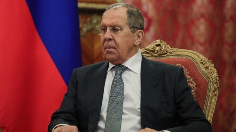 Λαβρόφ: Είτε το Κίεβο θα εφαρμόσει τις αξιώσεις της Μόσχας, ή το ζήτημα θα το λύσει ο ρωσικός στρατός