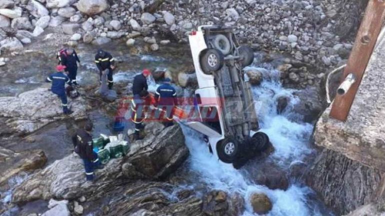 Αιτωλοακαρνανία: Αγροτικό έφυγε από το δρόμο και έπεσε σε ποτάμι – Γυναίκα βαριά τραυματισμένη