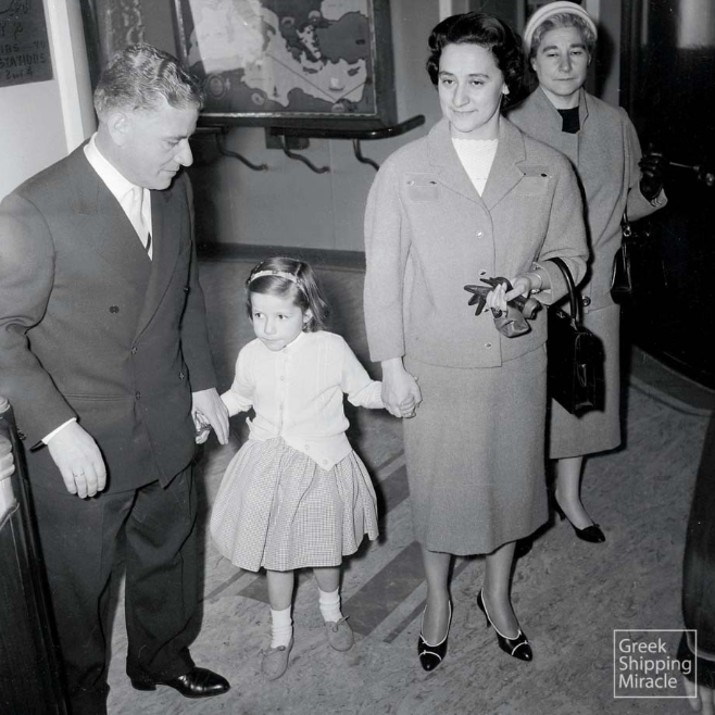 Ο Γιάννης και η Εριέττα Λάτση με την κόρη τους Μαριάννα σε επίσκεψη στην Αίγυπτο την δεκαετία του 1950