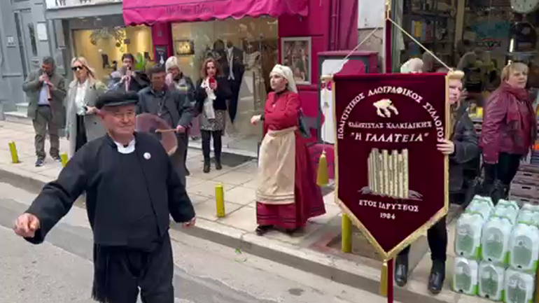 Εντυπωσίασε ο λαογραφικός πολιτιστικός σύλλογος «Γαλάτεια» στο κέντρο της Θεσσαλονίκης
