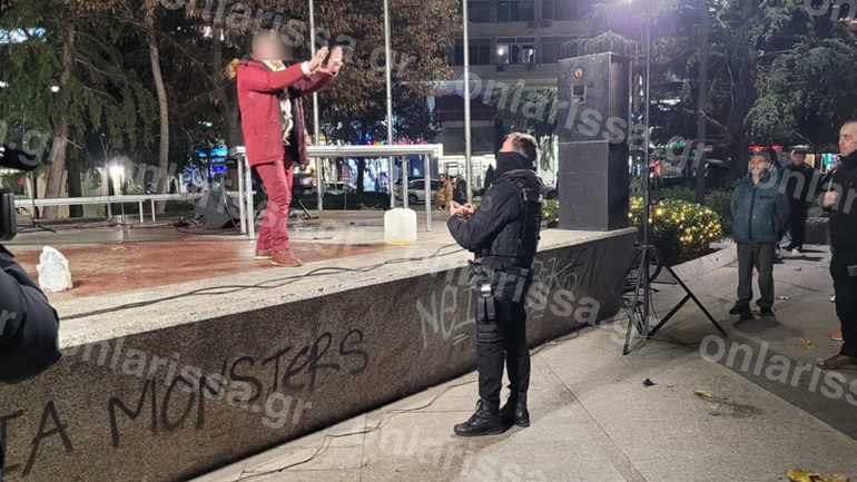 Λάρισα: Άντρας απειλούσε να αυτοπυρποληθεί γιατί δε μπορεί να δει το παιδί του