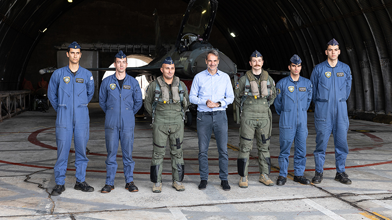 Επίσκεψη του Κυριάκου Μητσοτάκη στην 115 Πτέρυγα Μάχης στα Χανιά