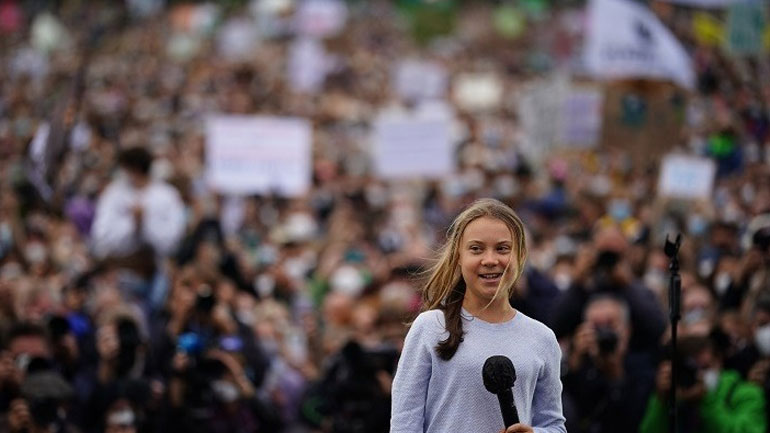 Γκρέτα Τούνμπεργκ: Διαδικτυακή κόντρα με τον Άντριου Τέιτ στο Twitter