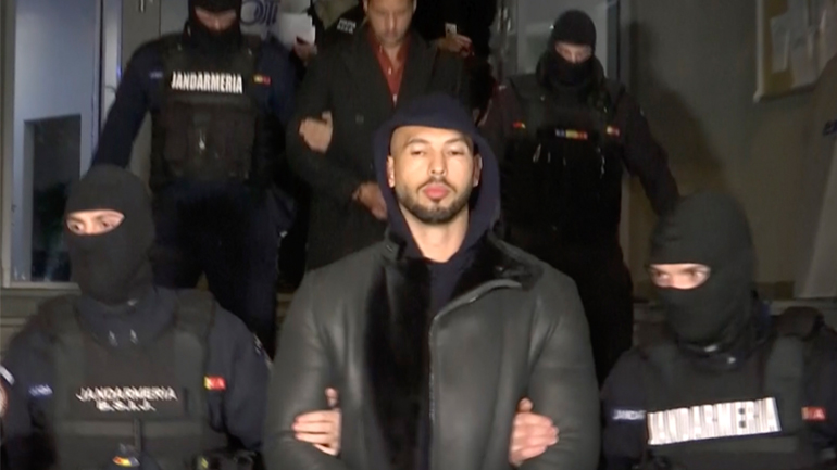 Ρουμανία: Ο πρώην κικμπόξερ Άντριου Τέιτ κρατείται για βιασμό, λαθραία διακίνηση ανθρώπων και σύσταση εγκληματικής οργάνωσης