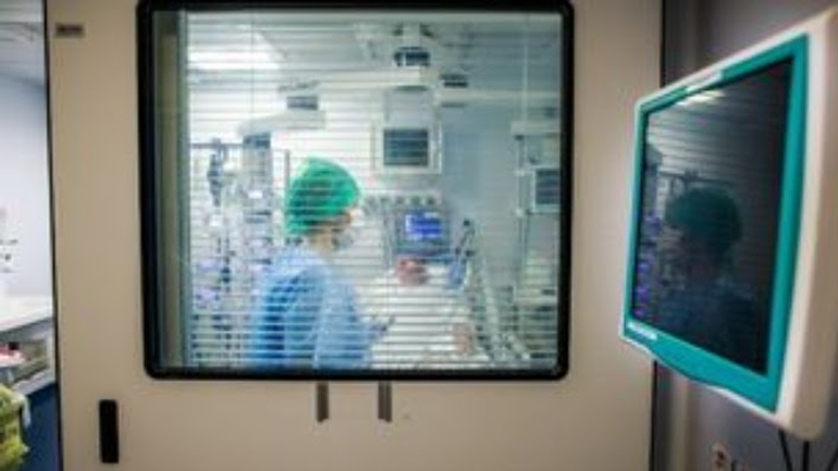 Τρία χρόνια μετά την εμφάνιση του νέου κορωνοϊού, η θνητότητα της COVID-19 παραμένει πάντα δύσκολο να εκτιμηθεί