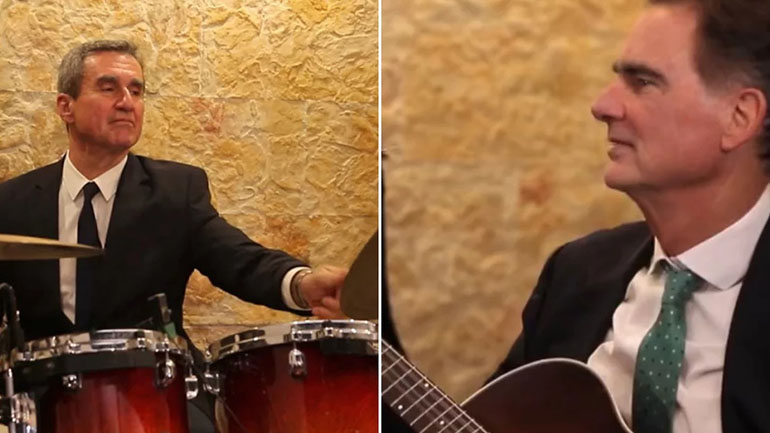 Κάλαντα με… Λοβέρδο στα ντραμς και Νίκο Παπανδρέου στην κιθάρα