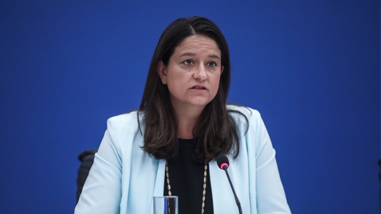 Καλαμάτα: Σε αργία με εντολή Κεραμέως, ο εκπαιδευτικός που κατηγορείται ότι ασέλγησε στη 12χρονη κόρη του