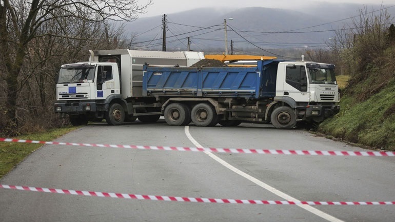 Κόσοβο: Αποσύρθηκαν τα οδοφράγματα και άνοιξαν οι συνοριακές διαβάσεις προς την κεντρική Σερβία
