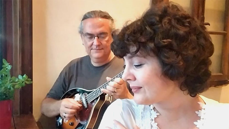 «Κοιμωμένη»: Ένα νέο τραγούδι από την Ειρήνη Πολυδώρου και τον Νίκο Αθανασάκη