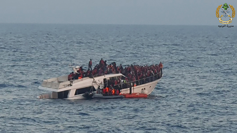 Δύο μετανάστες πνίγηκαν και 232 διασώθηκαν στα ανοιχτά του Λιβάνου Δύο μετανάστες πνίγηκαν και 232 διασώθηκαν στα ανοιχτά του Λιβάνου