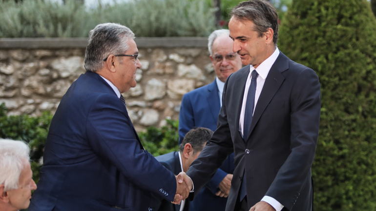 Ο διάλογος Μητσοτάκη – Κουτσούμπα που δείχνει εκλογές τον Απρίλιο ή τον Μάιο