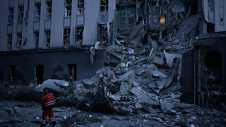 Ουκρανία: Ρωσικά πλήγματα στο Κίεβο και άλλες πόλεις πάνω στην αλλαγή του χρόνου