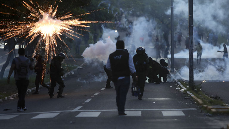 Βολιβία: Διαδηλωτές μπλόκαραν αυτοκινητόδρομους στη Σάντα Κρους