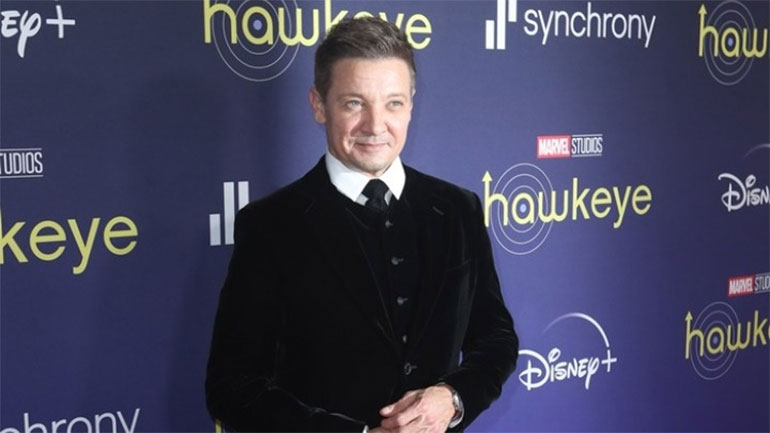 Τζέρεμι Ρένερ: Ο ηθοποιός τραυματίστηκε σοβαρά καθώς καθάριζε το σπίτι του από τα χιόνια