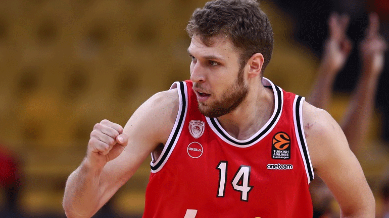 Παραμένει στον Ολυμπιακό ο Σάσα Βεζένκοφ