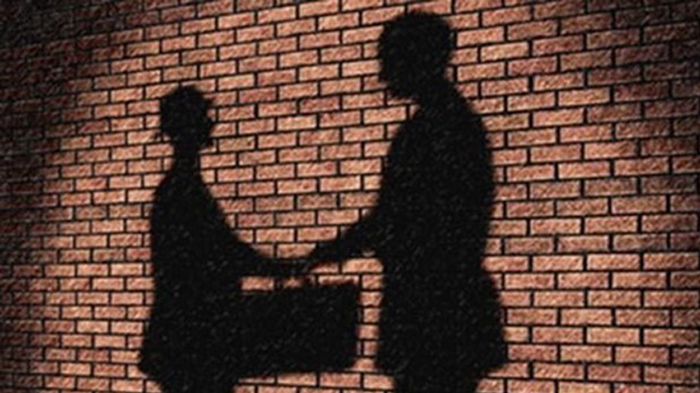 Πιο χρήσιμος είναι ο… στημένος δημοσιογράφος