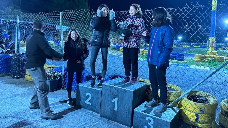 Ξεκίνημα οδηγικής παιδείας το Καρτ Ξεκίνημα οδηγικής παιδείας το Καρτ