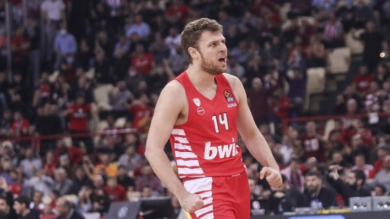 Βεζένκοφ: «Έδειξαν έμπρακτα τη στήριξή τους στο πρόσωπό μου οι Αγγελόπουλοι»