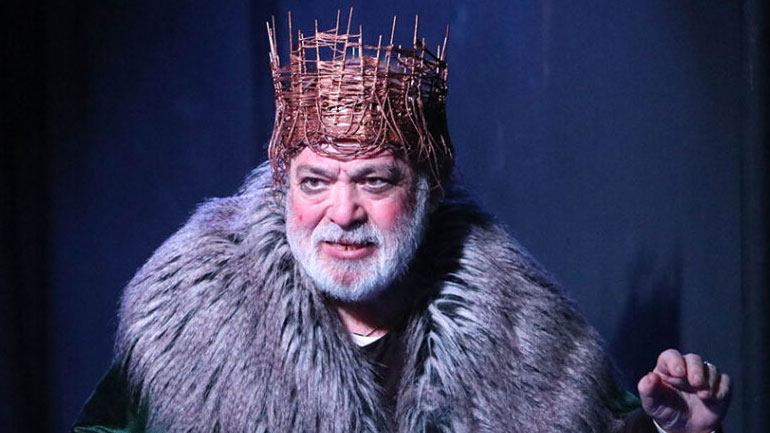 Χρήστος Βαλαβανίδης: «Έβγαλε το μόριο του και το ακούμπησε στα χέρια της συμπρωταγωνίστριάς του» Χρήστος Βαλαβανίδης: «Έβγαλε το μόριο του και το ακούμπησε στα χέρια της συμπρωταγωνίστριάς του»