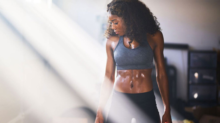 H άσκηση που θα σε βοηθήσει να χάσεις λίπος από την κοιλιά αλλά και όλο το σώμα