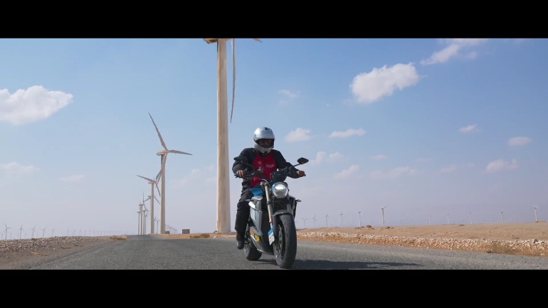 Νέο ρεκόρ Guinness για την μεγαλύτερη απόσταση που έχει διανυθεί με ηλεκτρική μοτοσυκλέτα