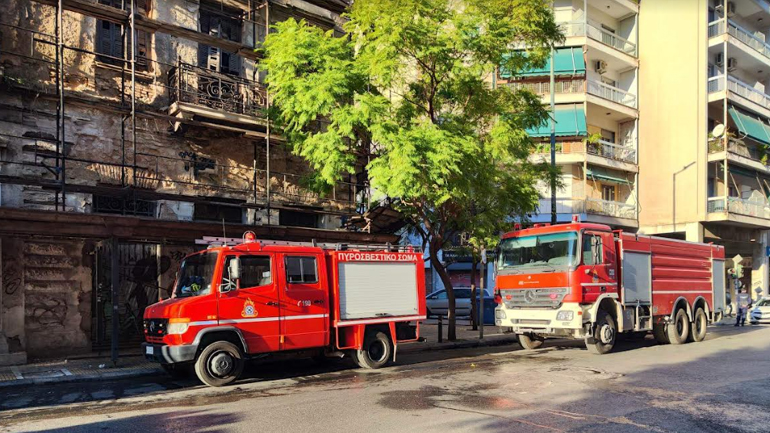 Πυρκαγιά σε κτήριο στο κέντρο της Αθήνας – Αποκαταστάθηκε η κυκλοφορία των οχημάτων στη Λιοσίων