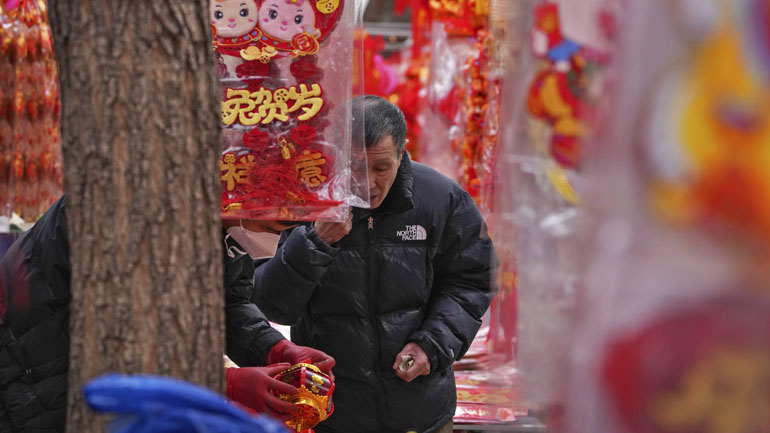 Συστάσεις για αποφυγή ταξιδιών προς την Κίνα από τρεις χώρες