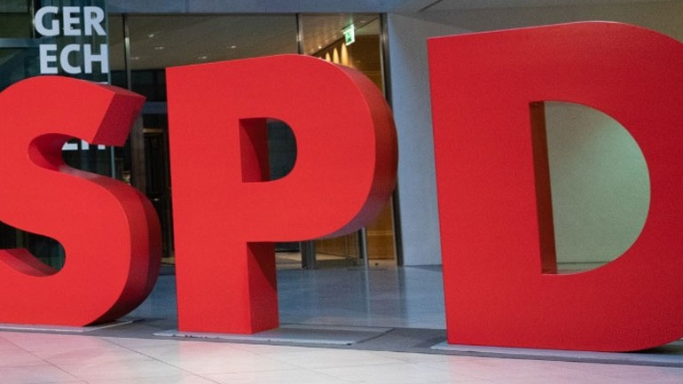 Γερμανία: Ο συμπρόεδρος του SPD αντιμετωπίζει με σκεπτικισμό τις εκκλήσεις της Ουκρανίας για αποστολή αρμάτων μάχης Leopard